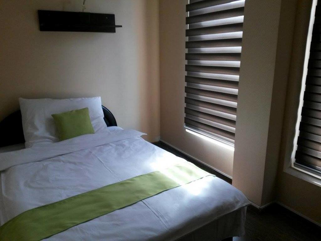 Abszolút Hotel és Panzió Nyírbátor Habitación foto