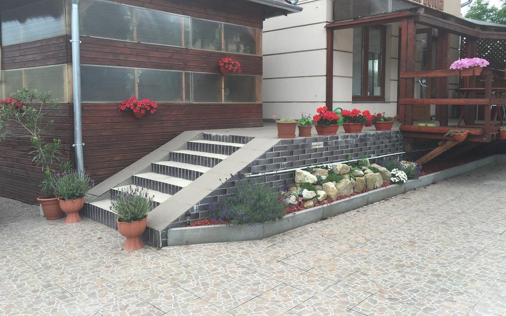 Abszolút Hotel és Panzió Nyírbátor Exterior foto