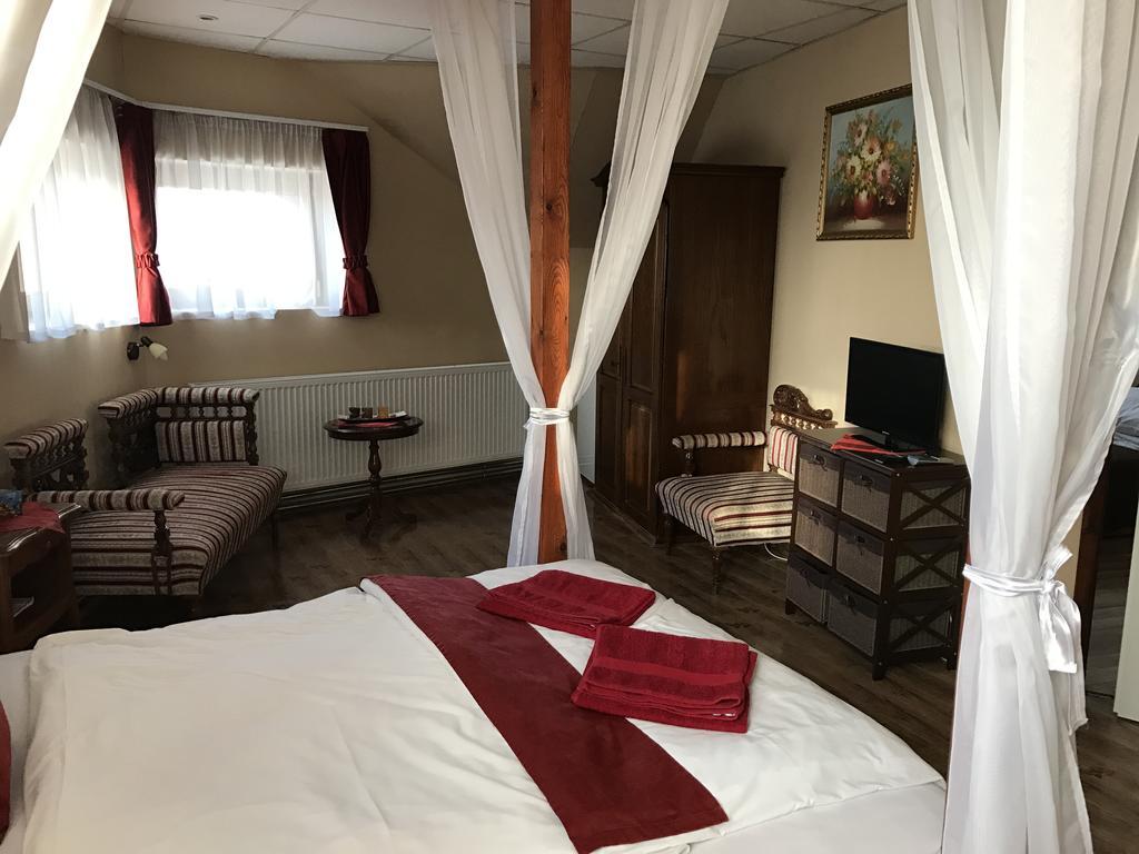 Abszolút Hotel és Panzió Nyírbátor Exterior foto