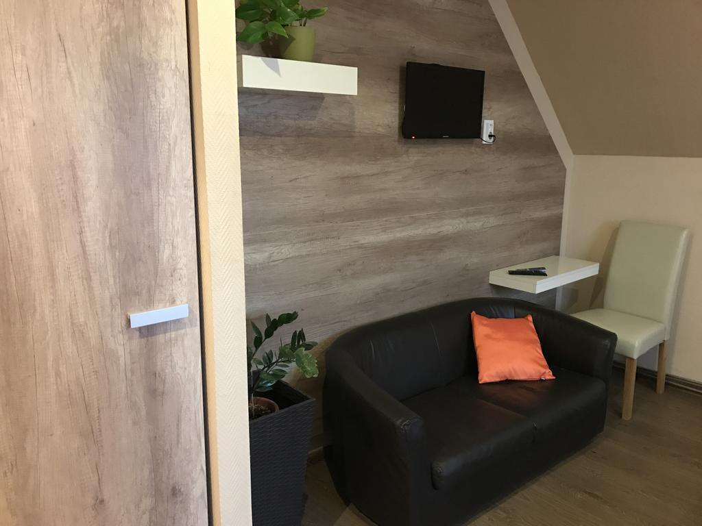Abszolút Hotel és Panzió Nyírbátor Exterior foto